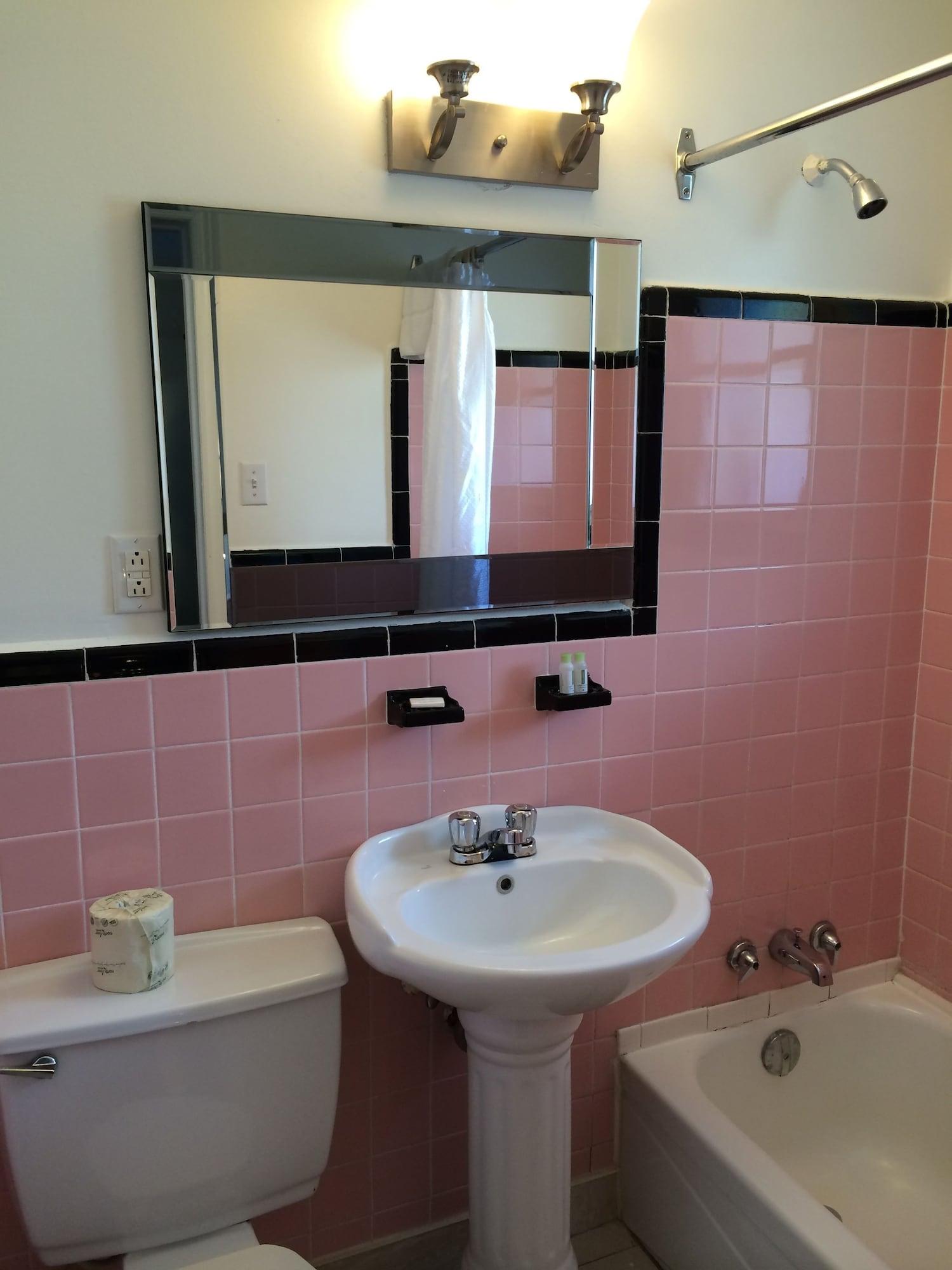 Olux Hotel-Motel-Suites Laval Bagian luar foto