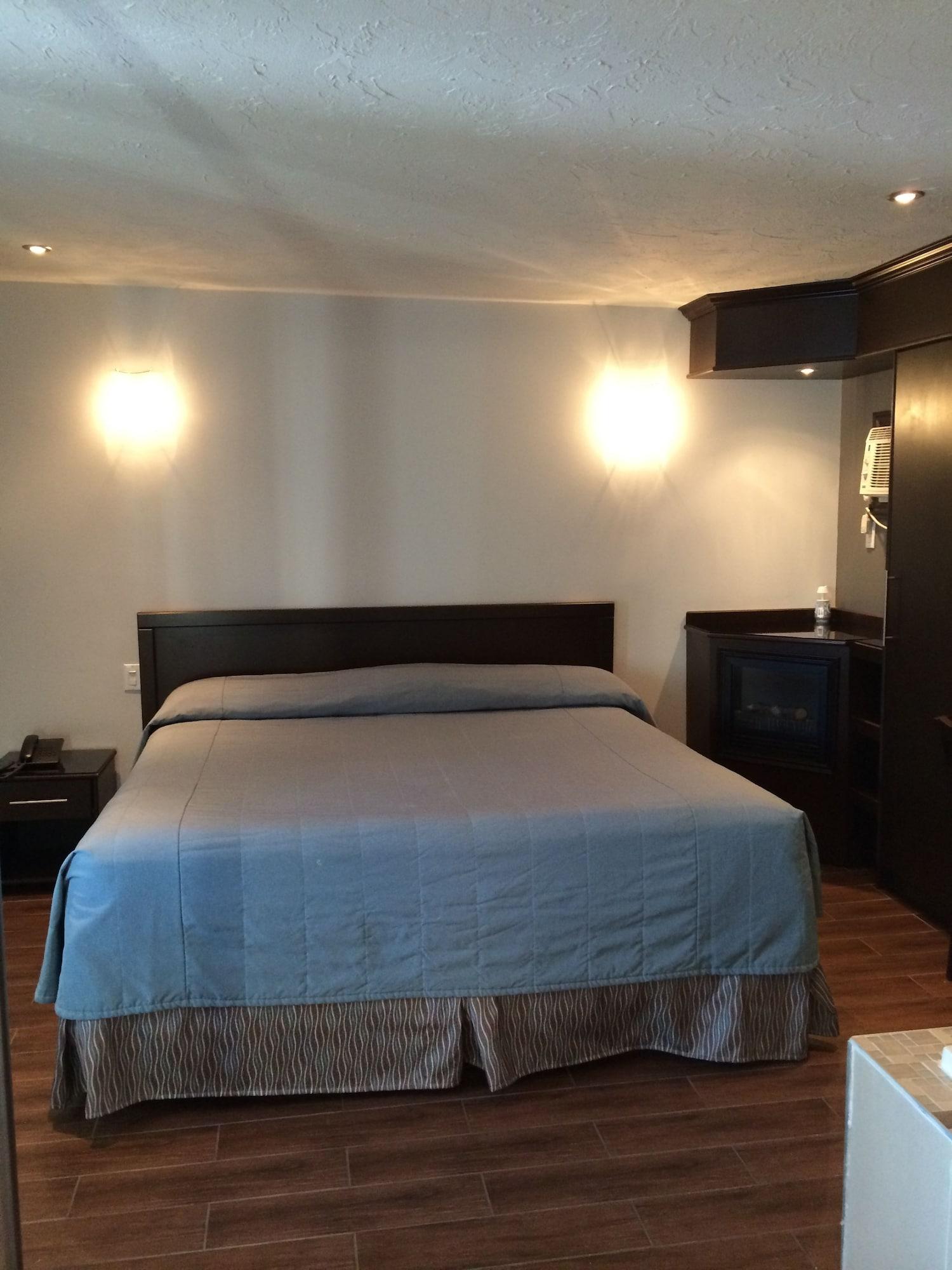 Olux Hotel-Motel-Suites Laval Bagian luar foto