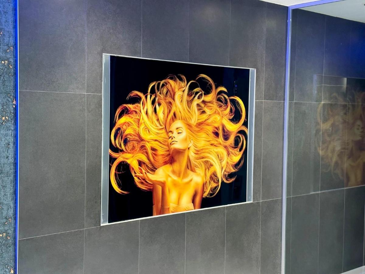 Olux Hotel-Motel-Suites Laval Bagian luar foto