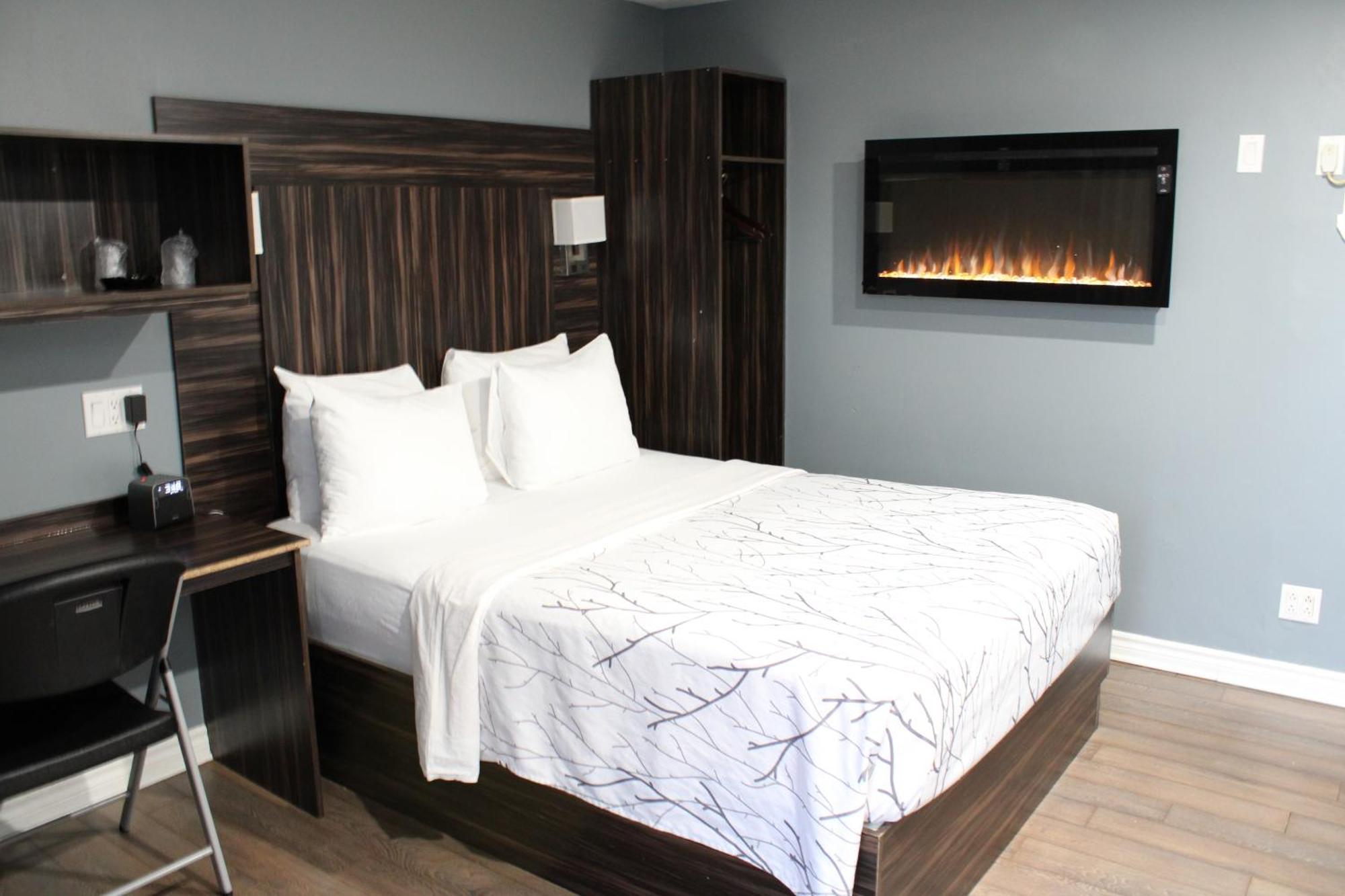 Olux Hotel-Motel-Suites Laval Bagian luar foto