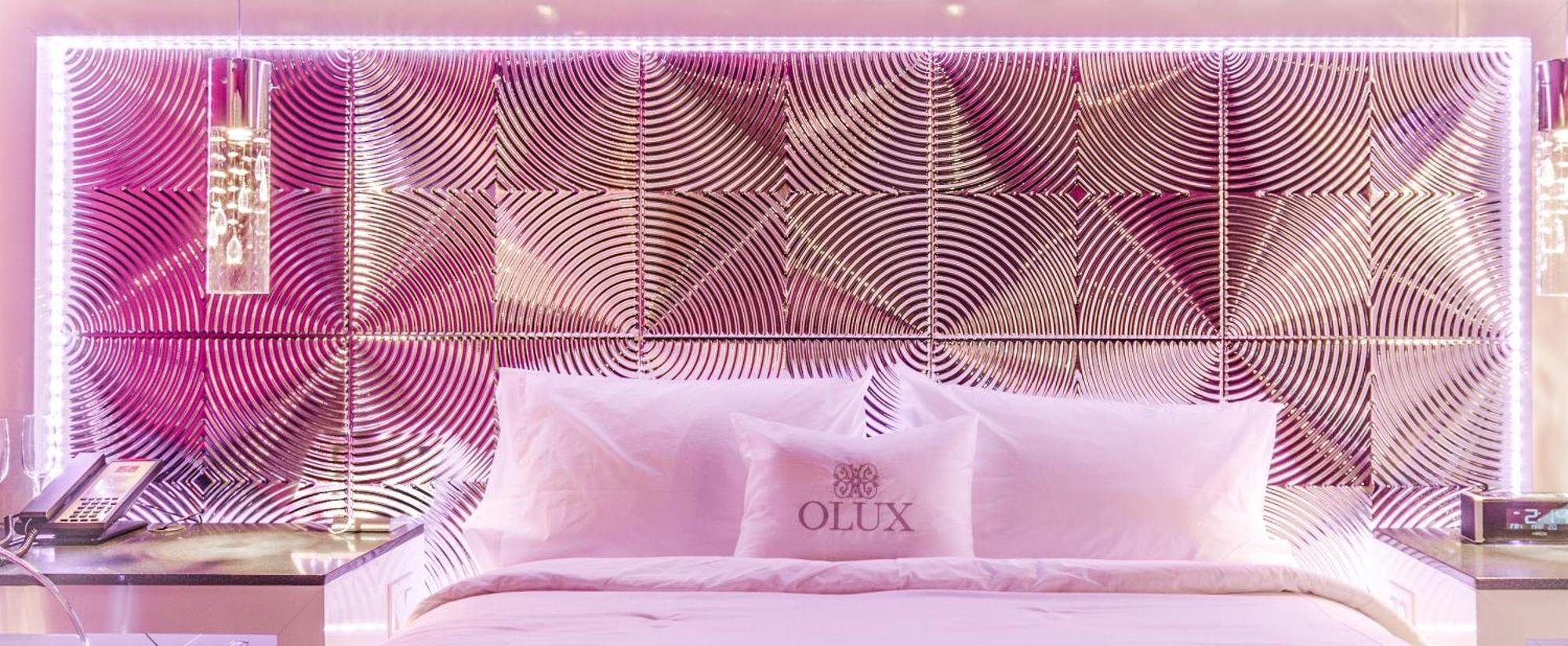 Olux Hotel-Motel-Suites Laval Bagian luar foto