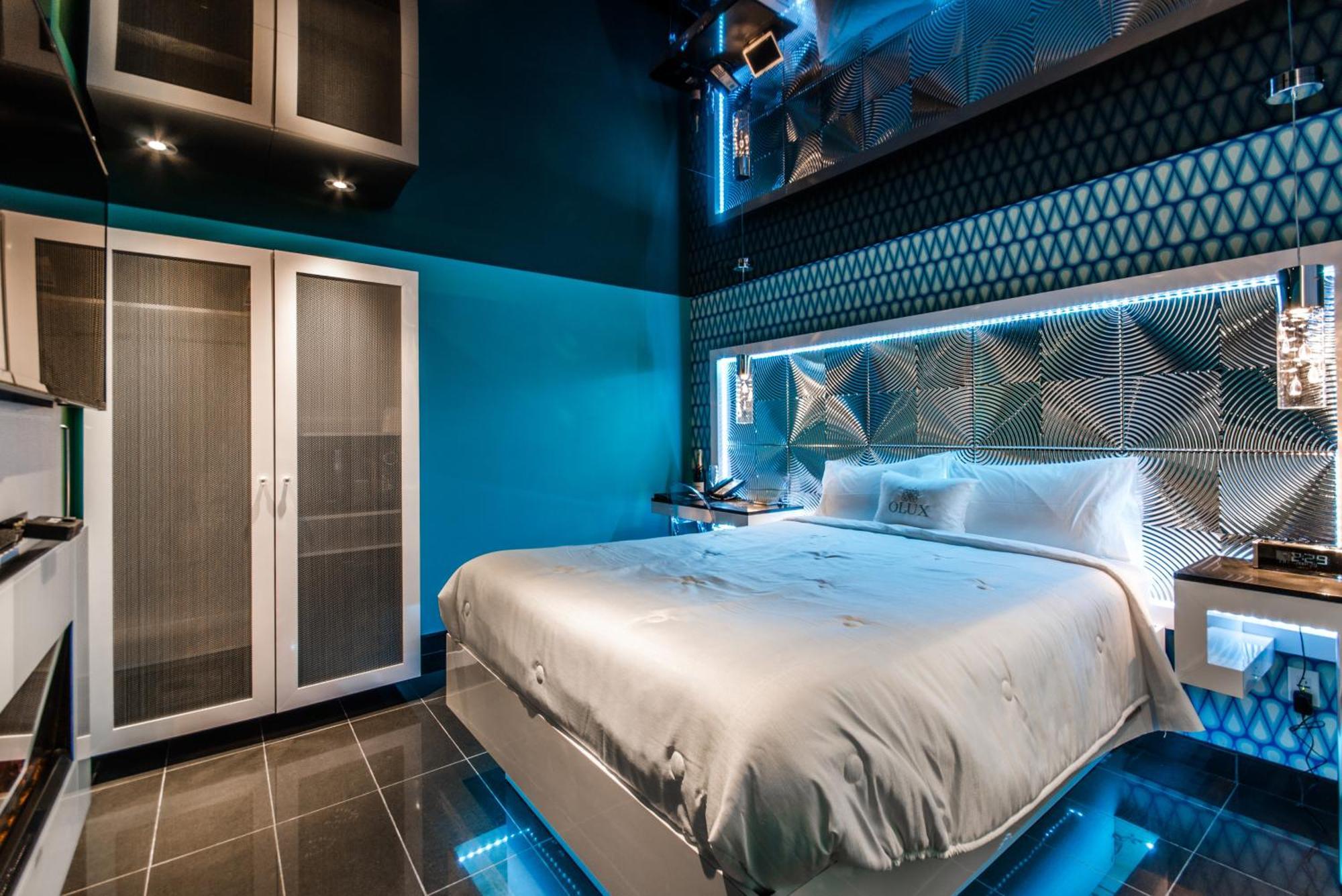 Olux Hotel-Motel-Suites Laval Bagian luar foto