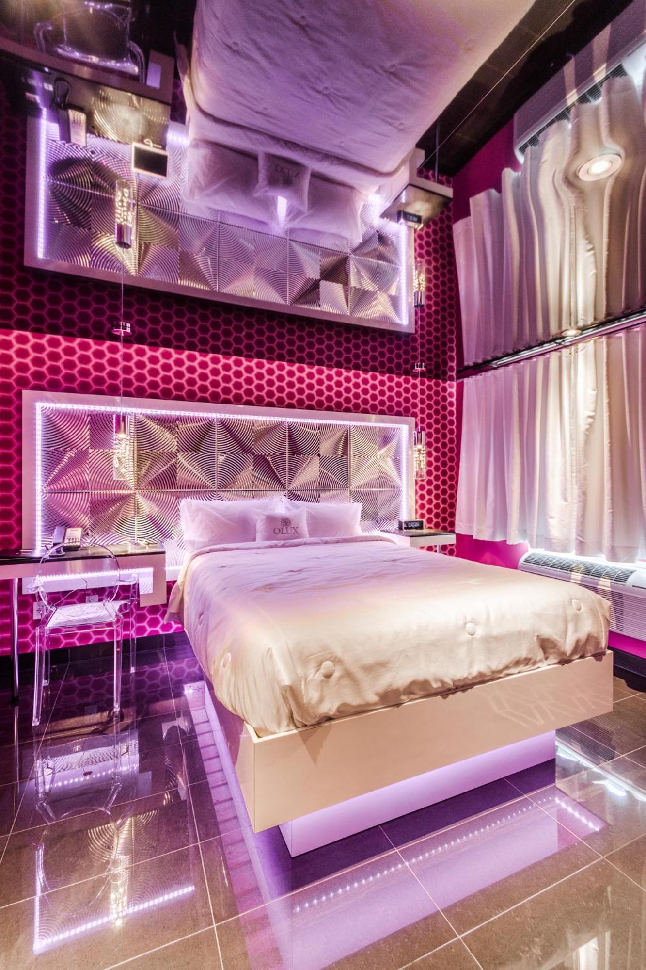 Olux Hotel-Motel-Suites Laval Bagian luar foto