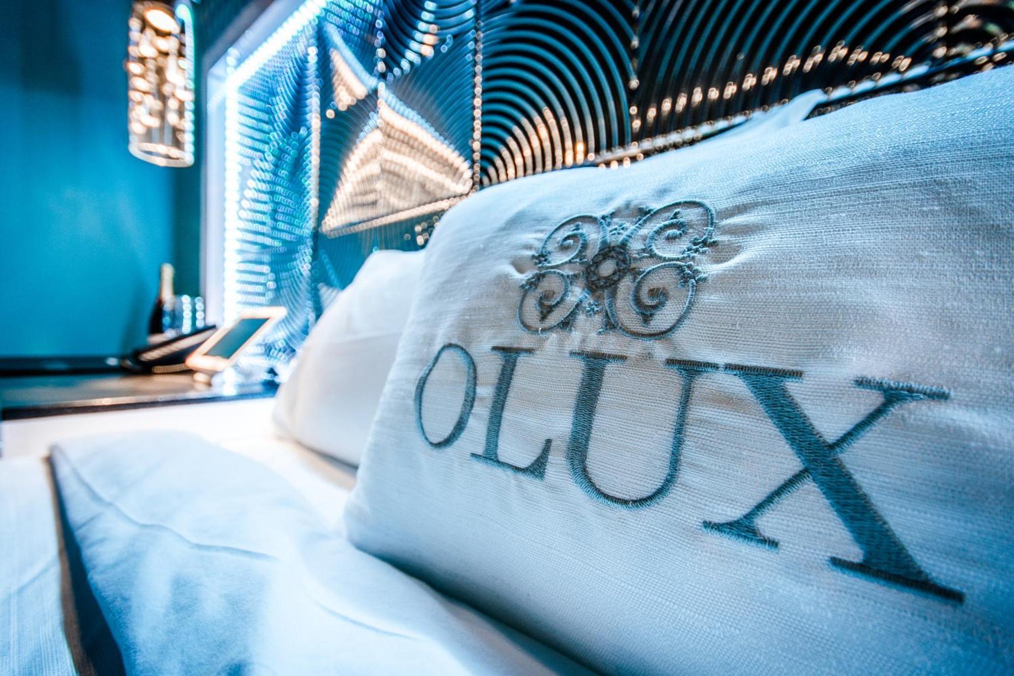 Olux Hotel-Motel-Suites Laval Ruang foto